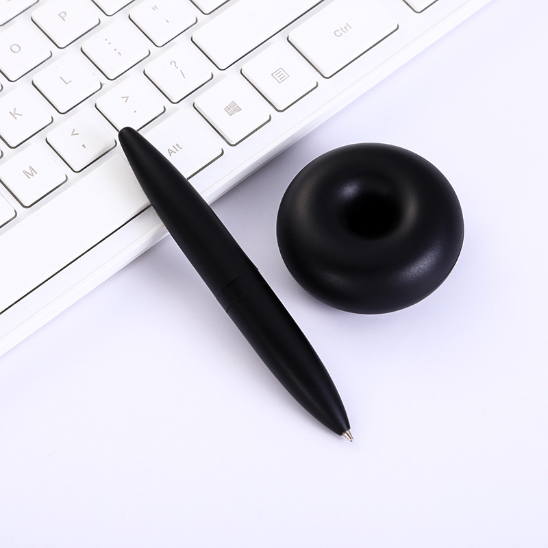 Magnetic Floating Desk Pen